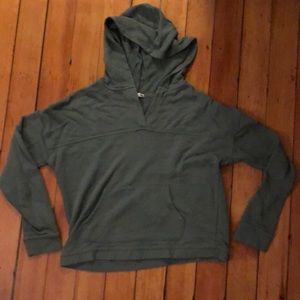 Green cropped hoodie